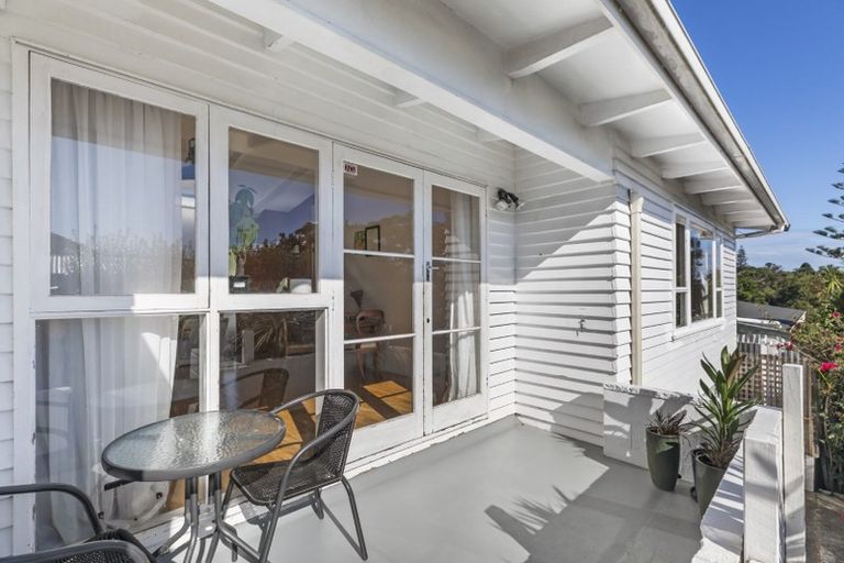 Photo of property in 2/199 Titirangi Road, Titirangi, Auckland, 0604