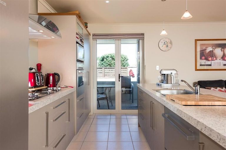 Photo of property in 51 Gibson Place, Papamoa Beach, Papamoa, 3118