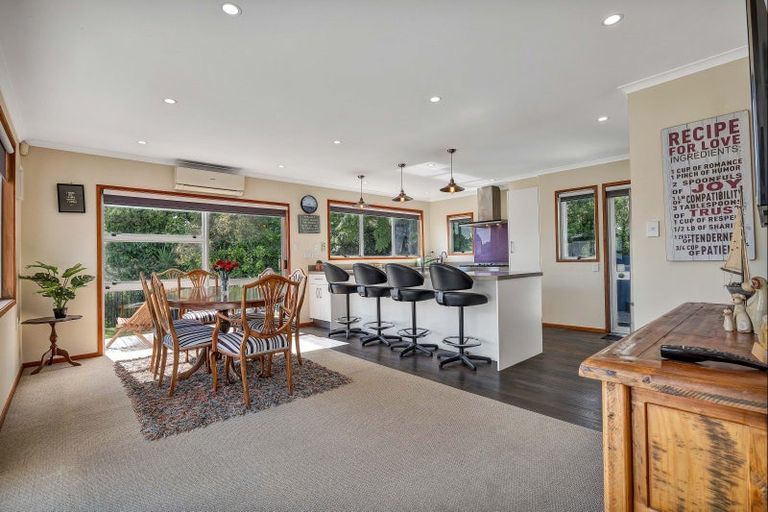 Photo of property in 377 Mangorei Road, Merrilands, New Plymouth, 4312