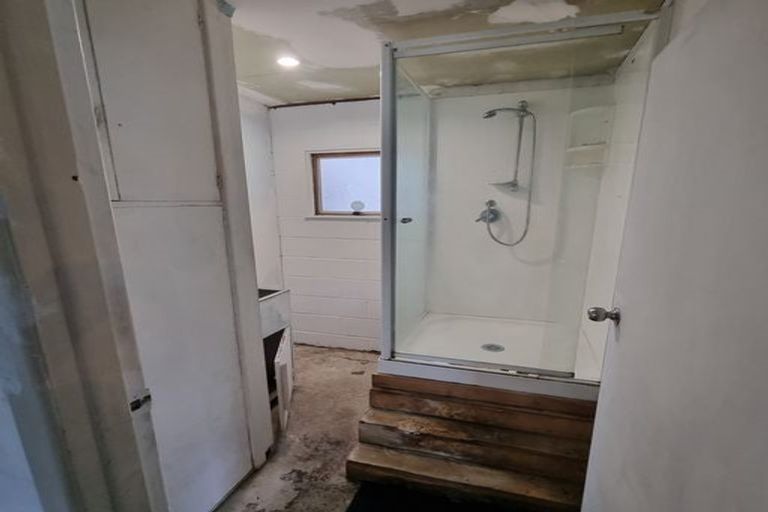 Photo of property in 30 Tomo Street, New Lynn, Auckland, 0600