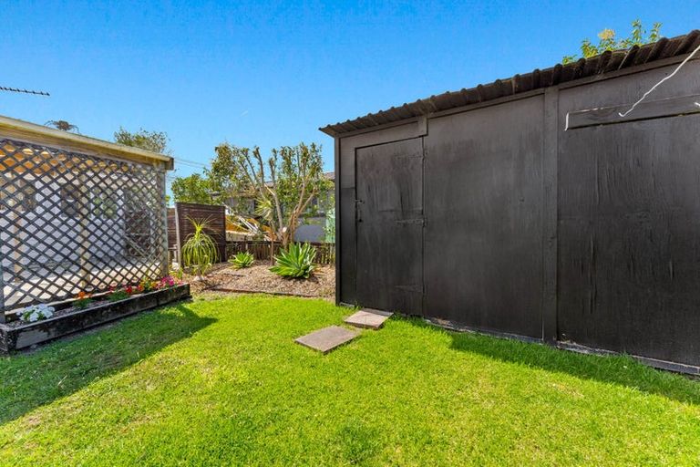 Photo of property in 1/117 Parkhurst Road, Parakai, 0830