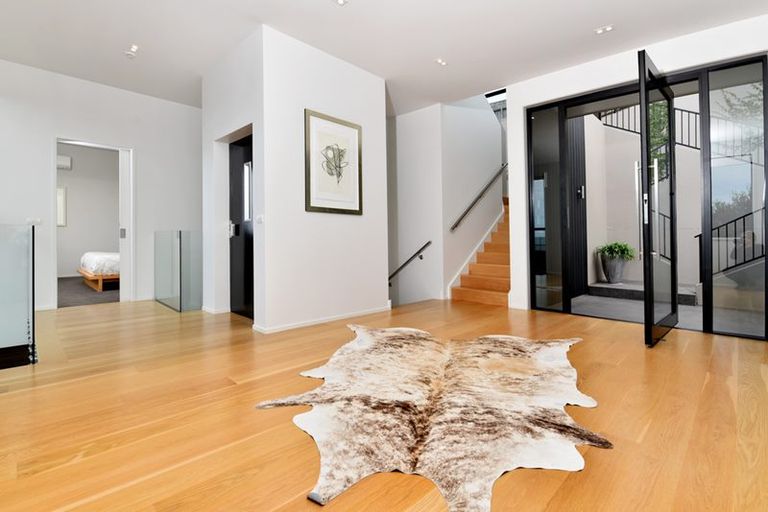 Photo of property in 33 Kitchener Road, Takapuna, Auckland, 0622