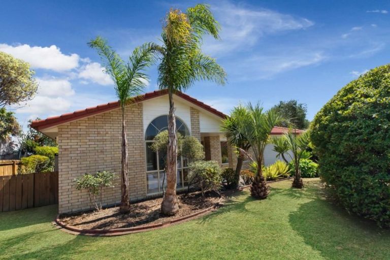 Photo of property in 12 Tington Avenue, Wattle Downs, Auckland, 2103