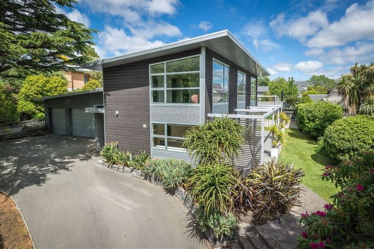 Photo of property in 62 Dyers Pass Road, Cashmere, Christchurch, 8022
