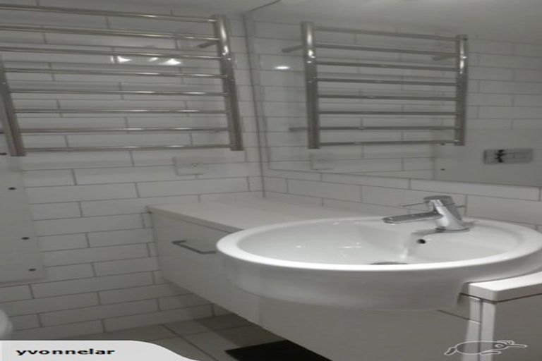 Photo of property in The Capital, 370 Oriental Parade, Oriental Bay, Wellington, 6011