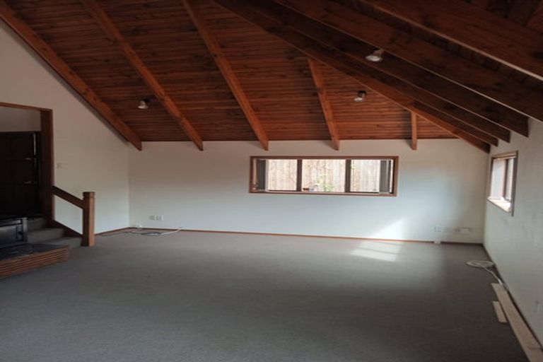 Photo of property in 55 Onewa Road, Northcote, Auckland, 0627