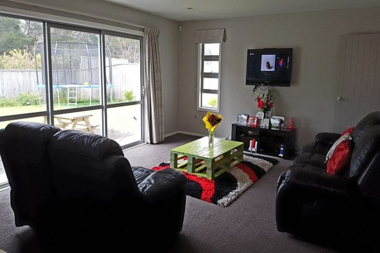 Photo of property in 28 Sunstone Crescent, Brown Owl, Upper Hutt, 5018