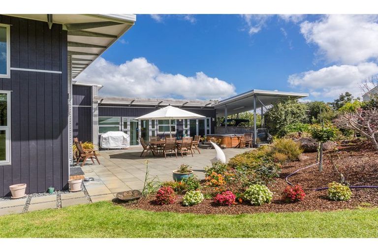 Photo of property in 16 Edkins Road, Kerikeri, 0230