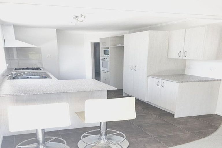 Photo of property in 31 Portadown Avenue, Pakuranga Heights, Auckland, 2010