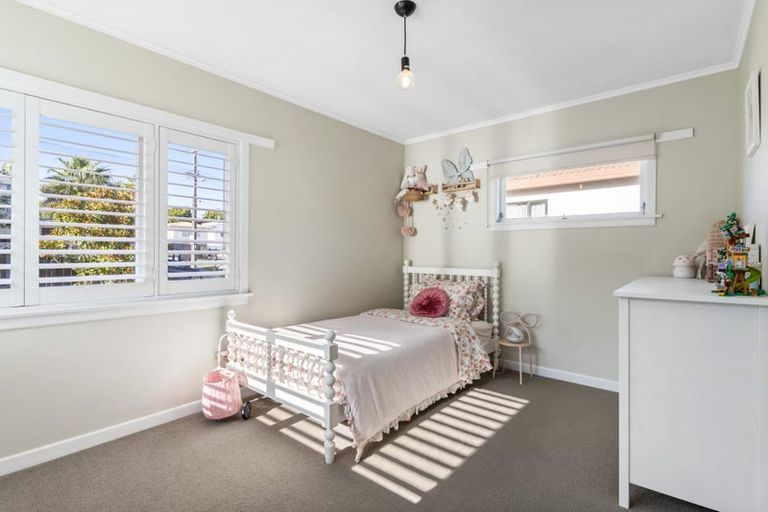 Photo of property in 7 Kenmure Avenue, Forrest Hill, Auckland, 0620