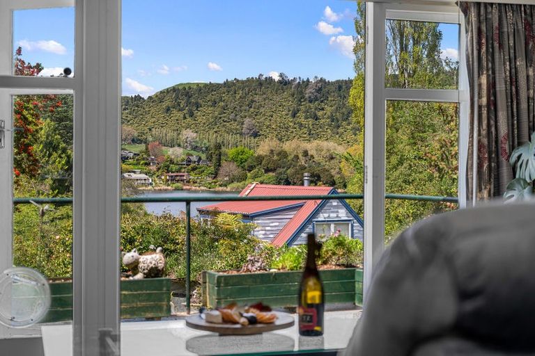 Photo of property in 33 Okareka Loop Road, Lake Okareka, Rotorua, 3076