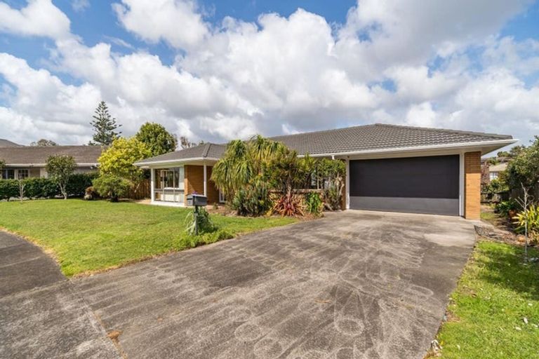 Photo of property in 3 Serrita Avenue, Sunnyhills, Auckland, 2010