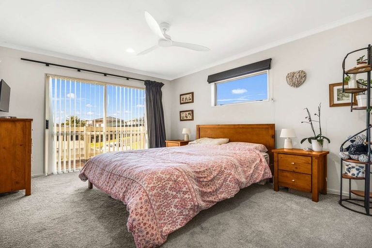 Photo of property in 36 Mandalay Place, Waiuku, 2123