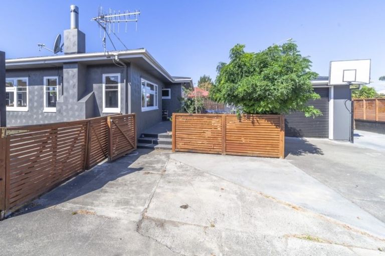Photo of property in 15 Puketapu Road, Taradale, Napier, 4112