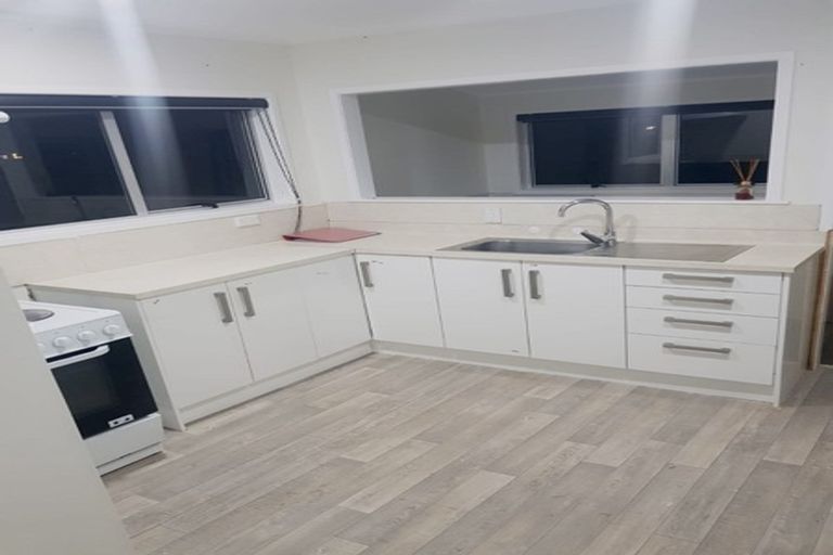 Photo of property in 1/102 Settlement Road, Papakura, 2110