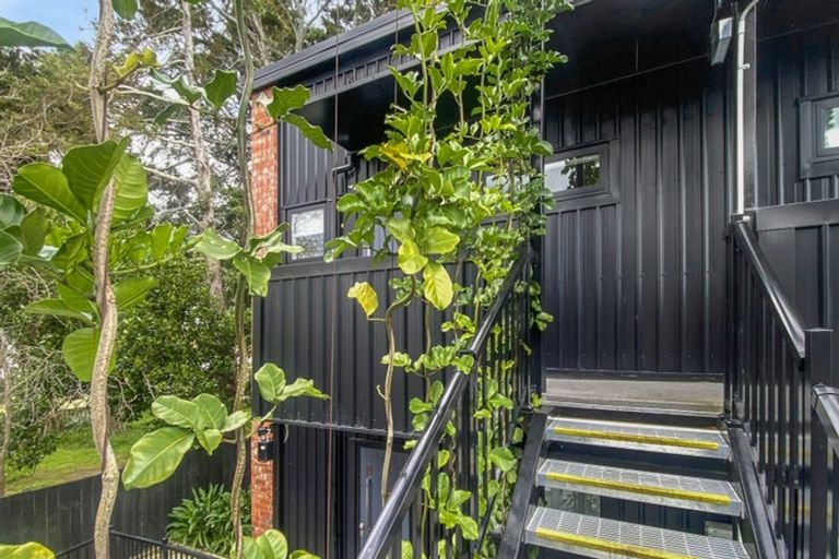 Photo of property in 15 Whakarato Way, Takanini, 2112