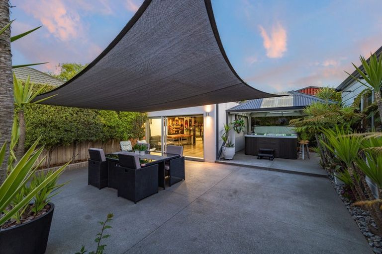 Photo of property in 250 Mairehau Road, Burwood, Christchurch, 8083