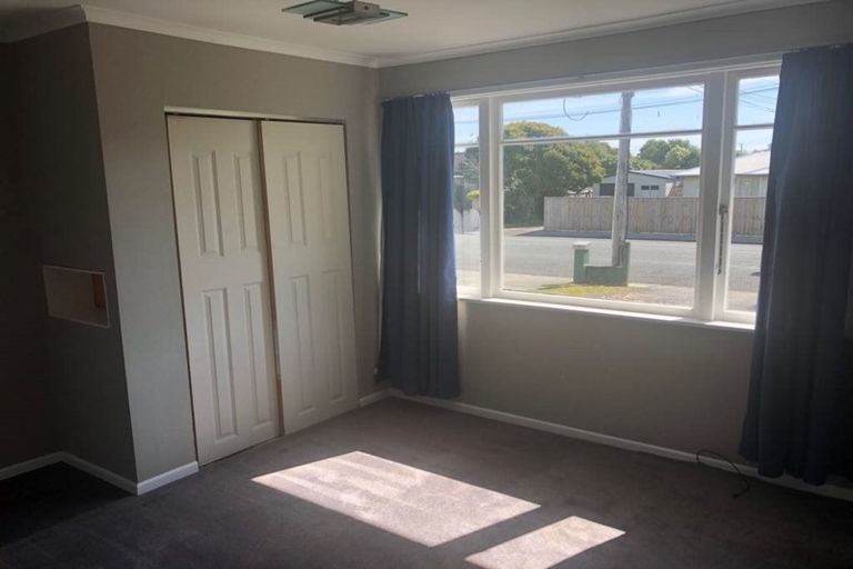 Photo of property in 18 Totara Park Road, Clouston Park, Upper Hutt, 5018