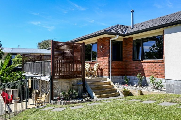 Photo of property in 22 Truby King Street, Merrilands, New Plymouth, 4312