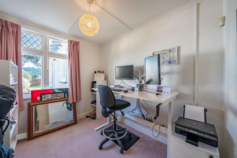 Photo of property in 43 Kensington Avenue, Petone, Lower Hutt, 5012