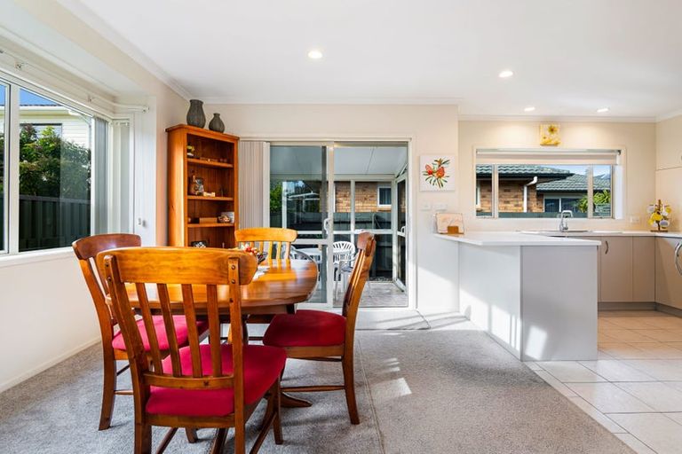 Photo of property in 15 Alice Avenue, Orewa, 0931