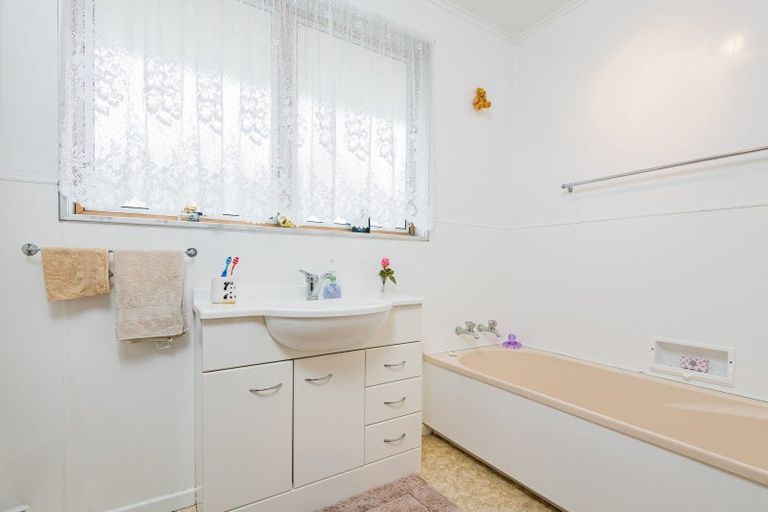 Photo of property in 10 Victoria Street, Pahiatua, 4910