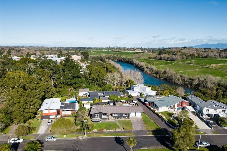 Photo of property in 33 Balfour Crescent, Riverlea, Hamilton, 3216