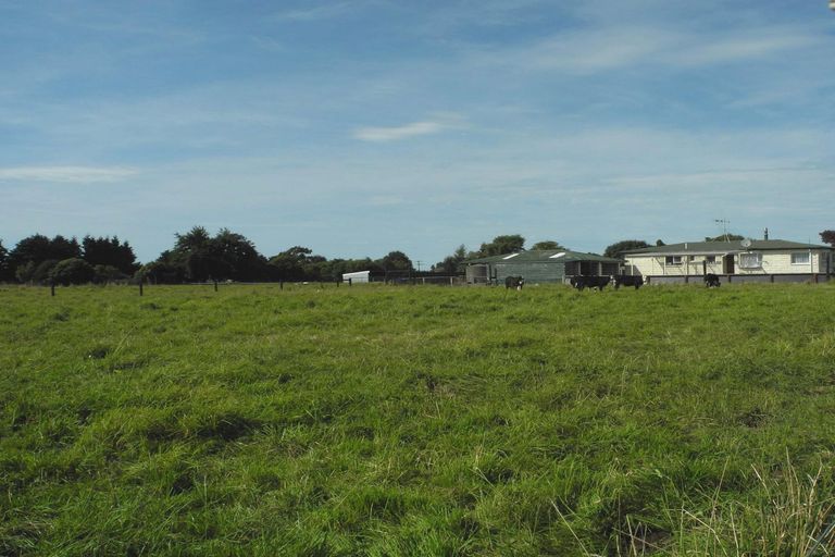 Photo of property in 20 Waimate Highway, Saint Andrews, 7988