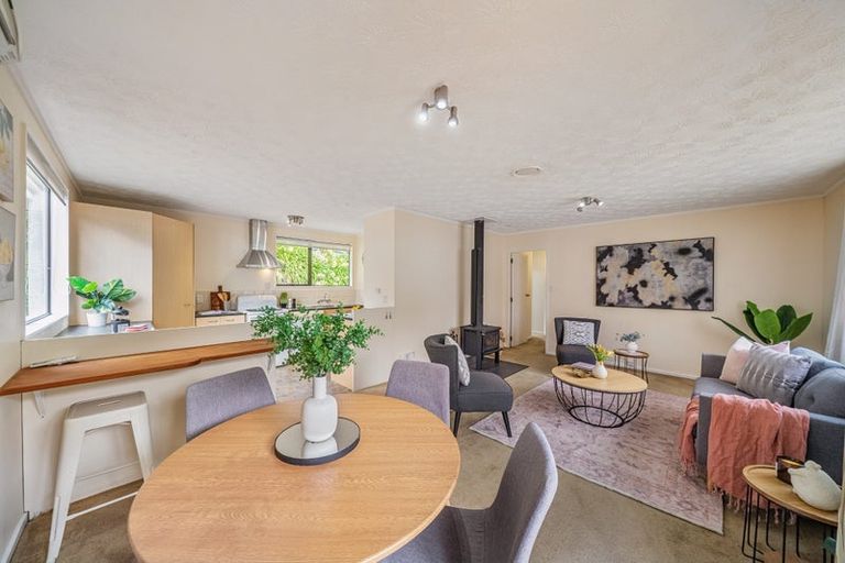 Photo of property in 2a Pokaka Street, Birchville, Upper Hutt, 5018