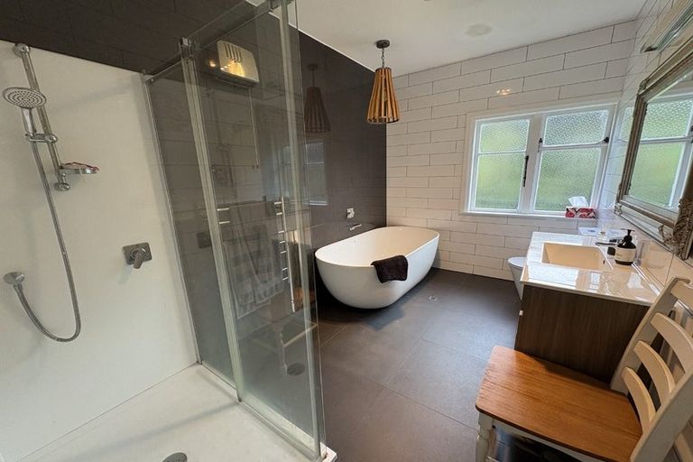 Photo of property in 112 Upper Fitzherbert Road, Wainuiomata, 5373