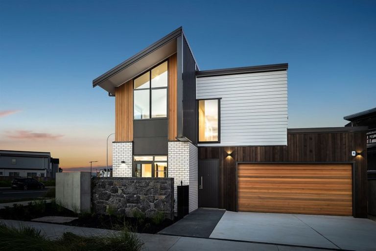 Photo of property in 2 Ocean Breeze Avenue, Hobsonville, Auckland, 0616