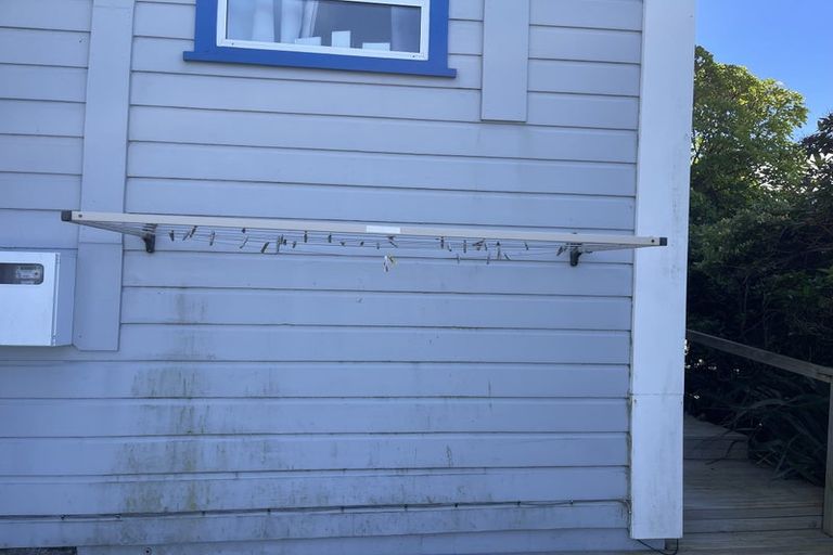 Photo of property in 92 Kelburn Parade, Kelburn, Wellington, 6012