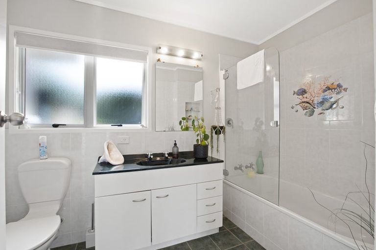 Photo of property in 12 Penguin Street, Leigh, 0985