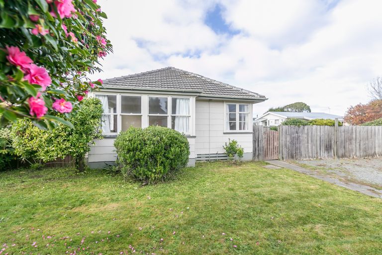 Photo of property in 2a Dickson Crescent, Hornby, Christchurch, 8042