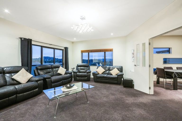 Photo of property in 4 Helm Place, Whitby, Porirua, 5024