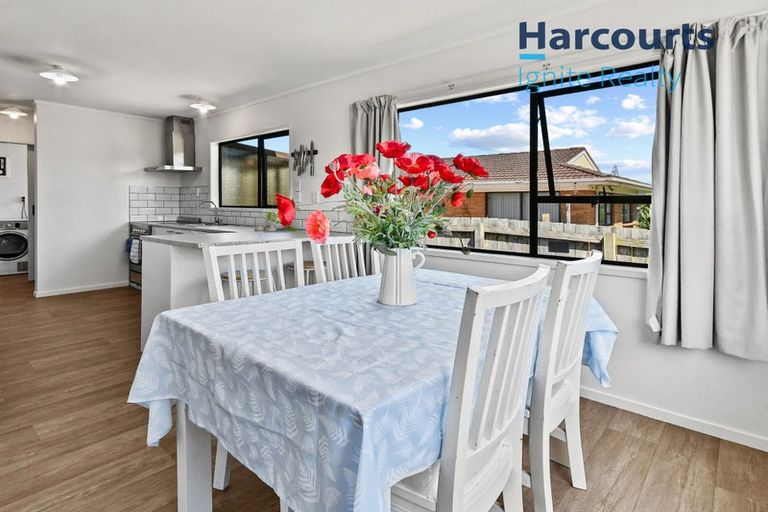 Photo of property in 23 Lane Road, Weymouth, Auckland, 2103