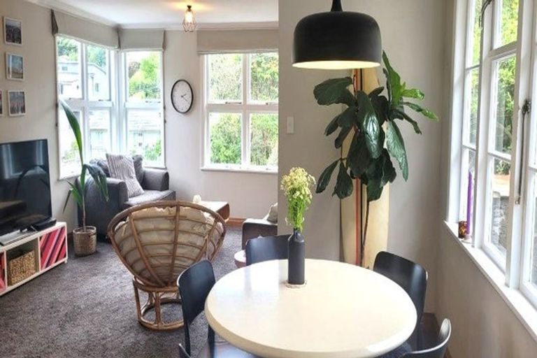 Photo of property in 6 View Road, Titahi Bay, Porirua, 5022