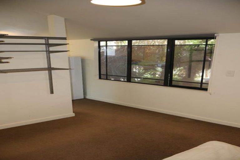 Photo of property in 15a Beresford Street, Bayswater, Auckland, 0622