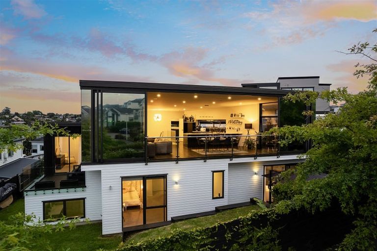 Photo of property in 5 Remuremu Street, Long Bay, Auckland, 0630