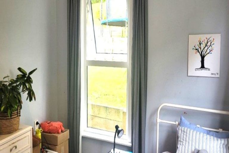 Photo of property in 6 View Road, Titahi Bay, Porirua, 5022