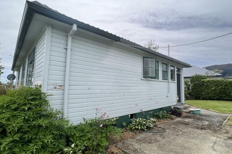 Photo of property in 4 Cemetery Road, Tapanui, 9522