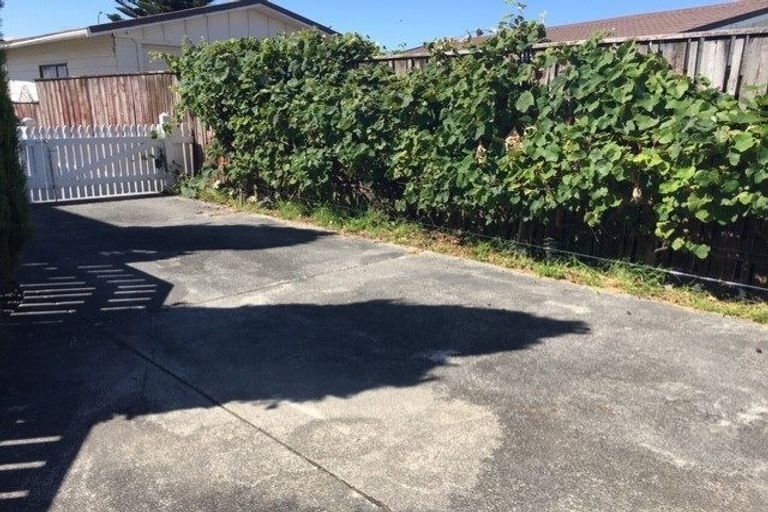 Photo of property in 2 Hewson Crescent, Otaki Beach, Otaki, 5512