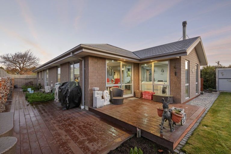 Photo of property in 35 Beech Drive, Rangiora, 7400