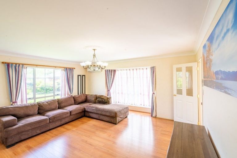 Photo of property in 2 Rosebank Avenue, Kelvin Grove, Palmerston North, 4414