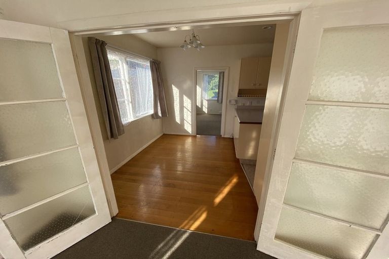 Photo of property in 1/158 Newlands Road, Newlands, Wellington, 6037