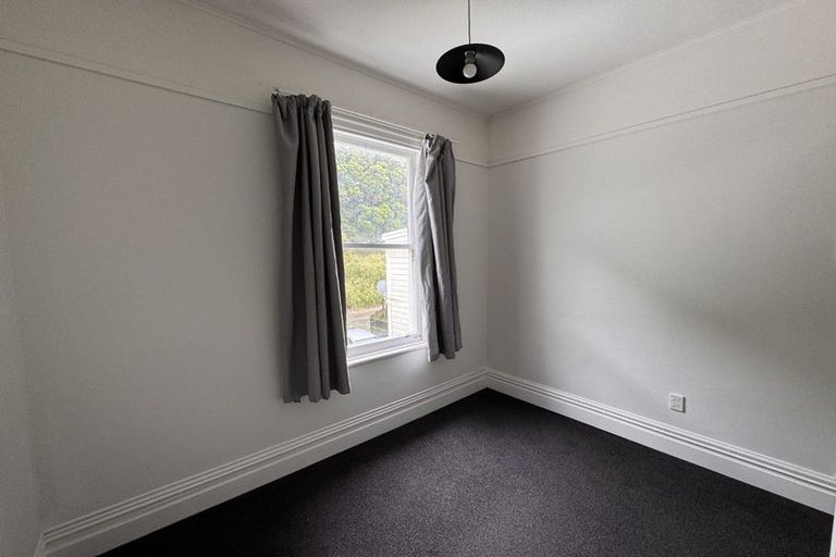 Photo of property in 2a Russell Terrace, Newtown, Wellington, 6021