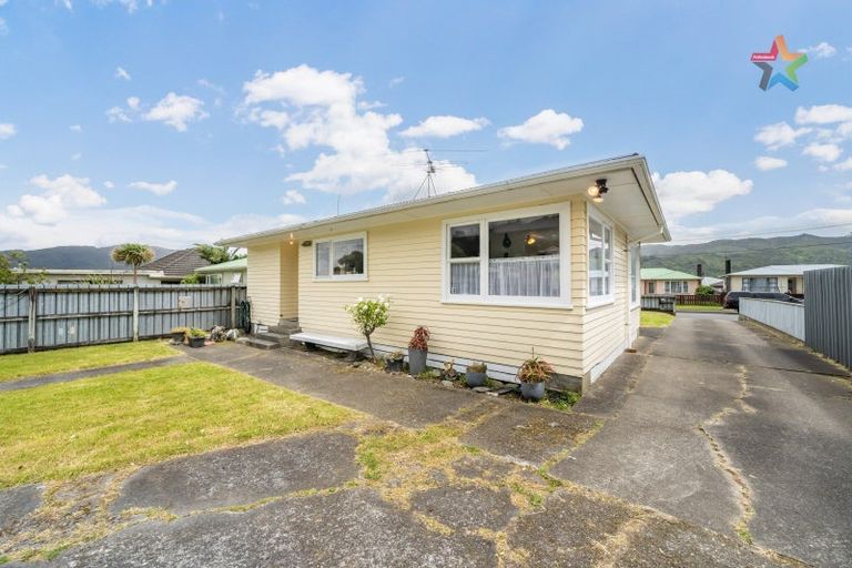 Photo of property in 22 Ruthven Road, Wainuiomata, Lower Hutt, 5014