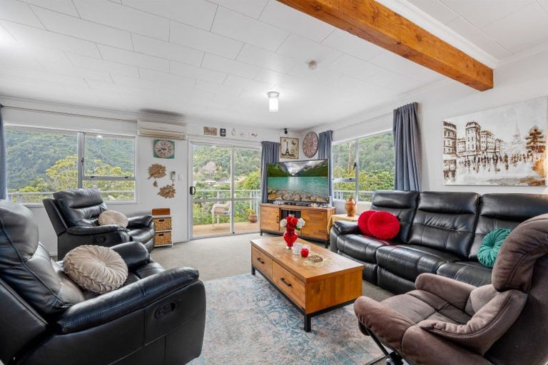 Photo of property in 45 Dorset Street, Picton, 7220