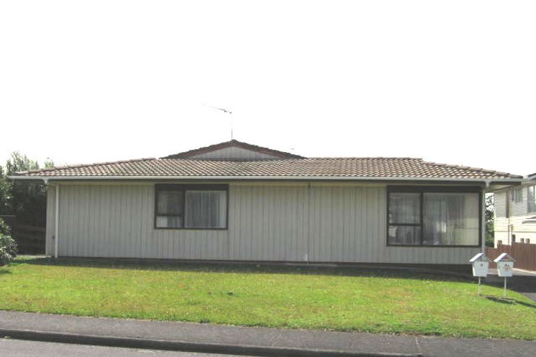 Photo of property in 1/4 Tanoa Place, Glendene, Auckland, 0602