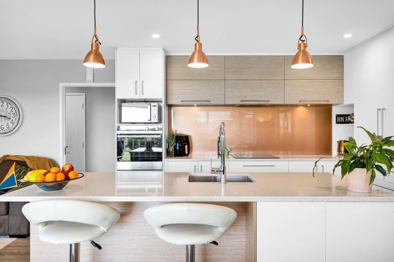 Photo of property in 18 Harkness Rice Way, Koru, New Plymouth, 4374